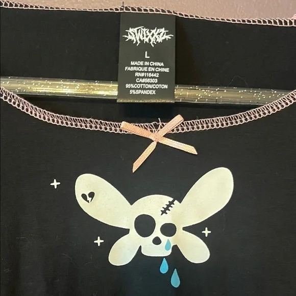 SWIXXZ Black with Pink Stitching Screen Printed Long-Sleeve Cropped LargeTop NWT - Picture 2 of 4